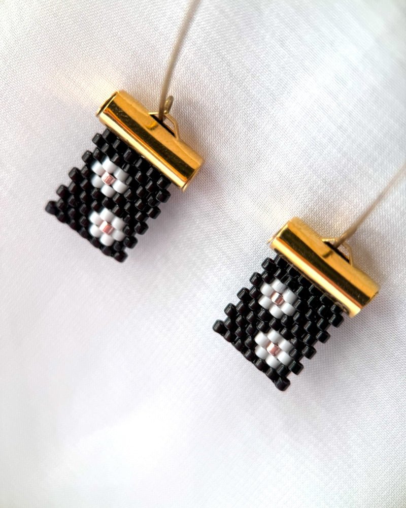 image Christrose Perlen-Ohrringe – Hängend - Blumenohrringe - Fleur Du Jour