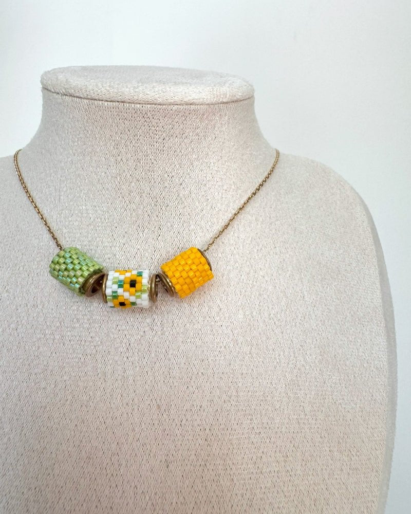 Sonnenblume Trio-Halskette: Ein strahlendes Accessoire - Fleur Du Jour