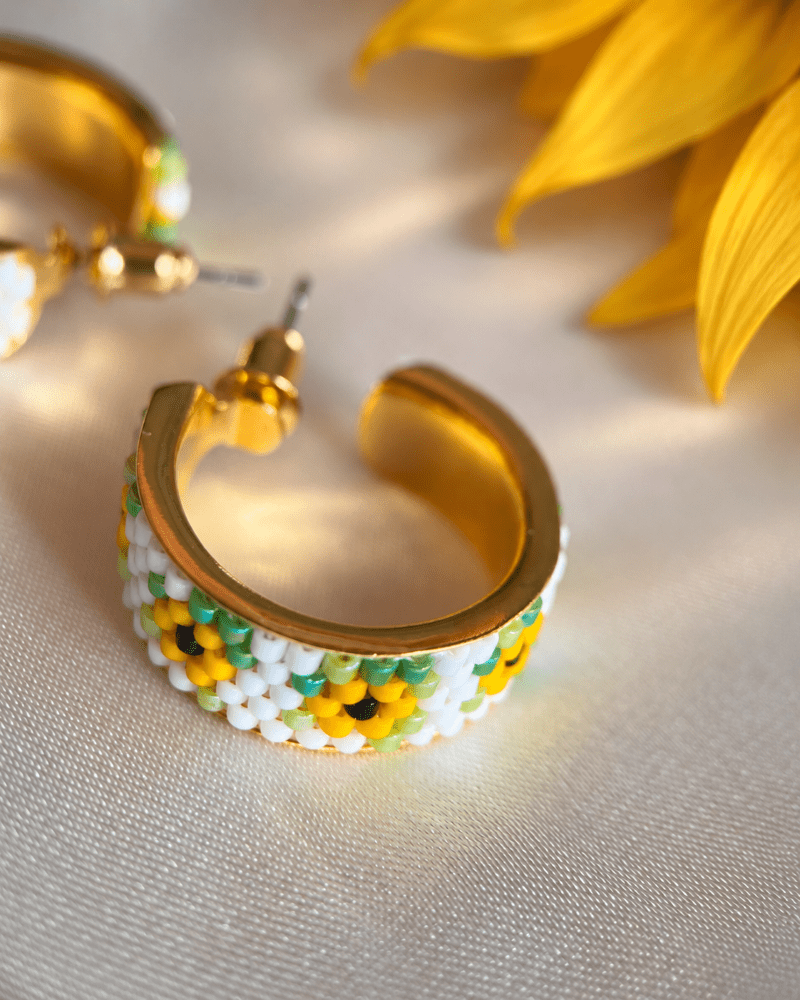 Elegant and bright collection of beaded jewelry crafted in peyote stitch technique from Japanese Miyuki beads inspired by the sunflowers - Fleur Du Jour