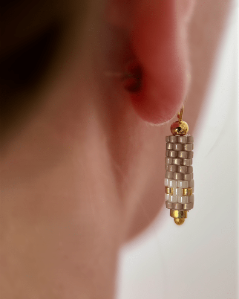 Minimalistic beaded earrings crafted in peyote stitch technique from Japanese Miyuki Delica beads in colors inspired by edelweiss flower - Fleur Du Jour