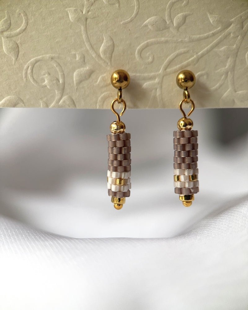 Minimalistic beaded earrings crafted in peyote stitch technique from Japanese Miyuki Delica beads in colors inspired by edelweiss flower - Fleur Du Jour