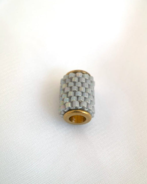 Single beaded pearl grey pendant crafted in peyote stitch technique from Japanese Miyuki Delica beads - Fleur Du Jour