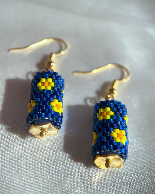 Floral beaded earrings crafted in peyote stitch technique from Japanese Miyuki beads in a color palette inspired by the iris flowers - Fleur Du Jour