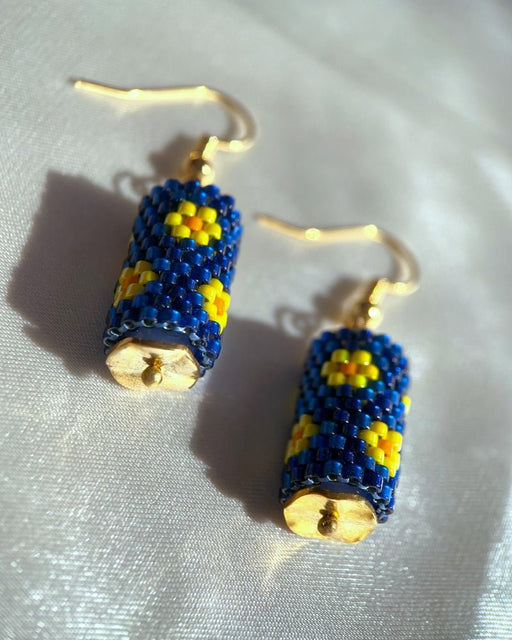 Floral beaded earrings crafted in peyote stitch technique from Japanese Miyuki beads in a color palette inspired by the iris flowers - Fleur Du Jour