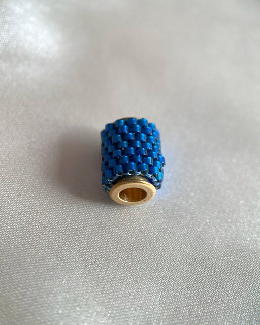 Single beaded navy blue pendant crafted in peyote stitch technique from Japanese Miyuki beads - Fleur Du Jour
