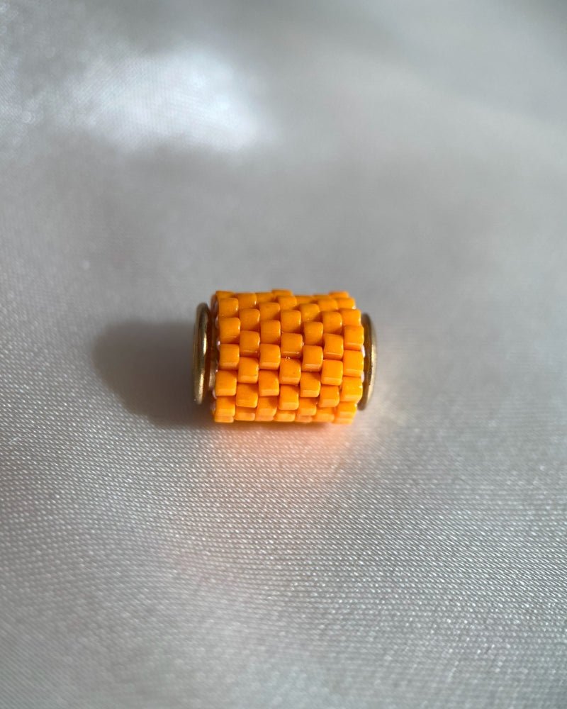 Single beaded orange pendant crafted in peyote stitch technique from Japanese Miyuki beads - Fleur Du Jour