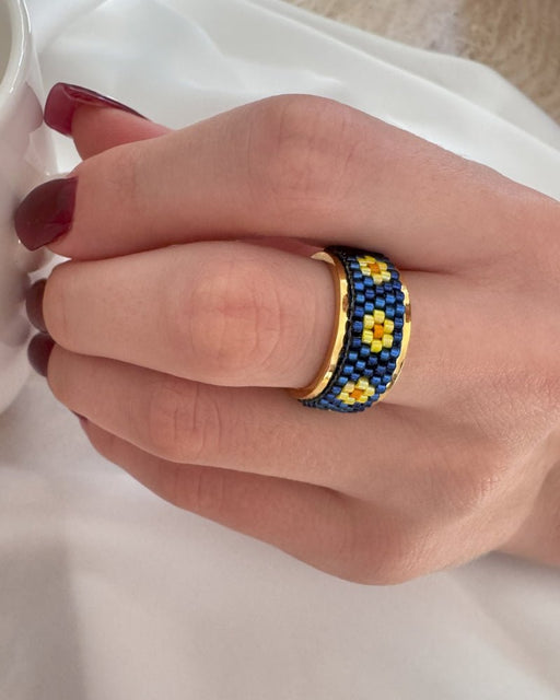 Adjustable gold-plated ring with beaded inlay crafted in peyote stitch technique from Japanese Miyuki beads in a color palette inspired by iris flowers - Fleur Du Jour