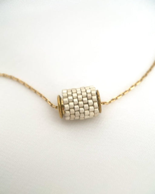 Winterzauber - Perlenanhänger in Schneeweiß und Blau - Blumenanhänger - Fleur Du Jour