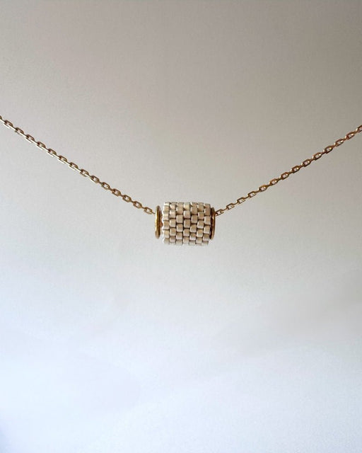 Winterzauber - Perlenanhänger in Schneeweiß und Blau - Blumenanhänger - Fleur Du Jour