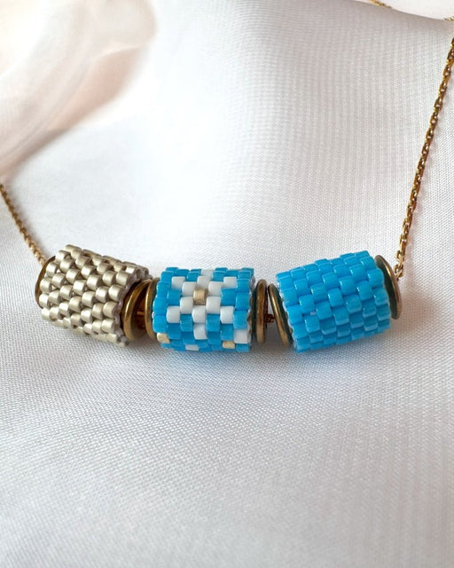 Frostige Eleganz: Schneeflocken Trio Halskette - Fleur Du Jour