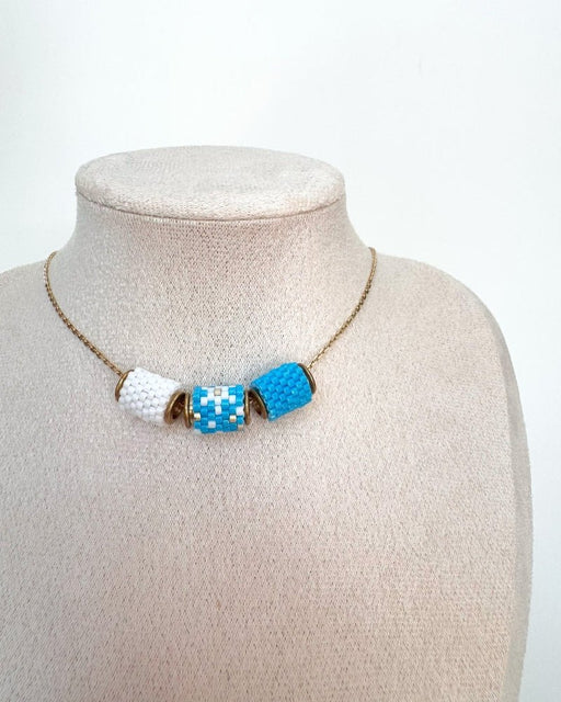 Frostige Eleganz: Schneeflocken Trio Halskette - Fleur Du Jour