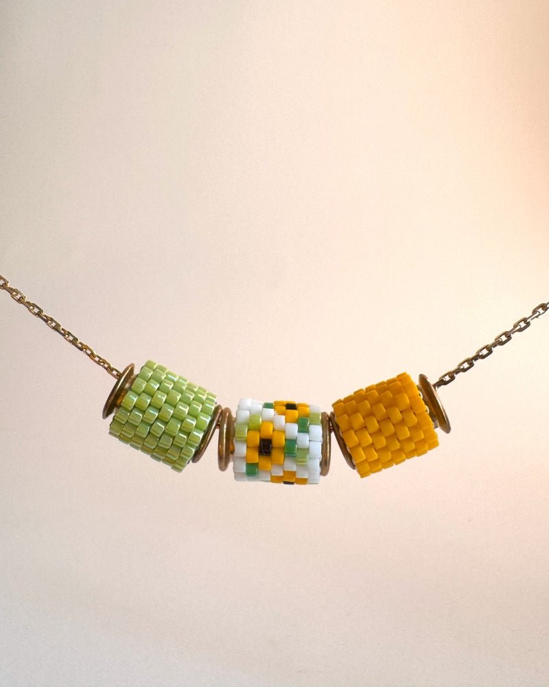 Sonnenblume Trio-Halskette: Ein strahlendes Accessoire - Fleur Du Jour