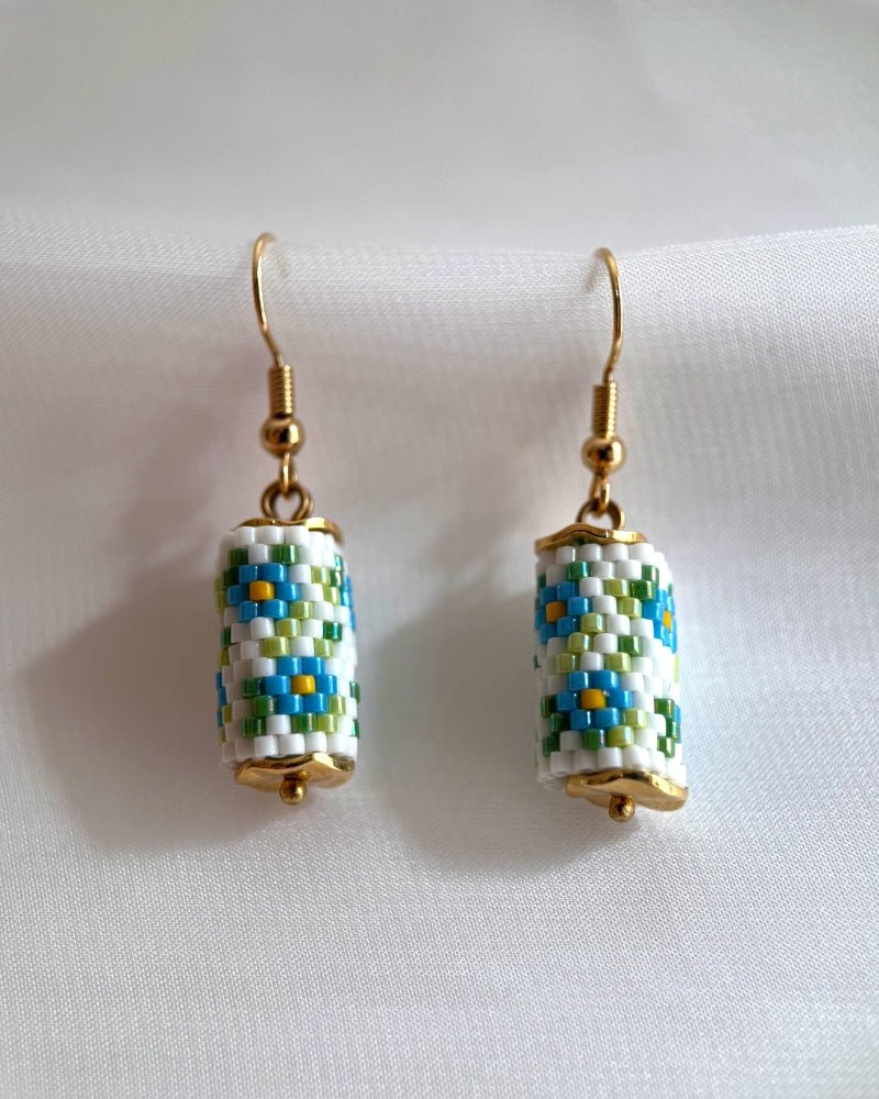 Floral earrings crafted in peyote stitch technique from Miyuki beads in forget-me-not flowers' color palette - Fleur Du Jour