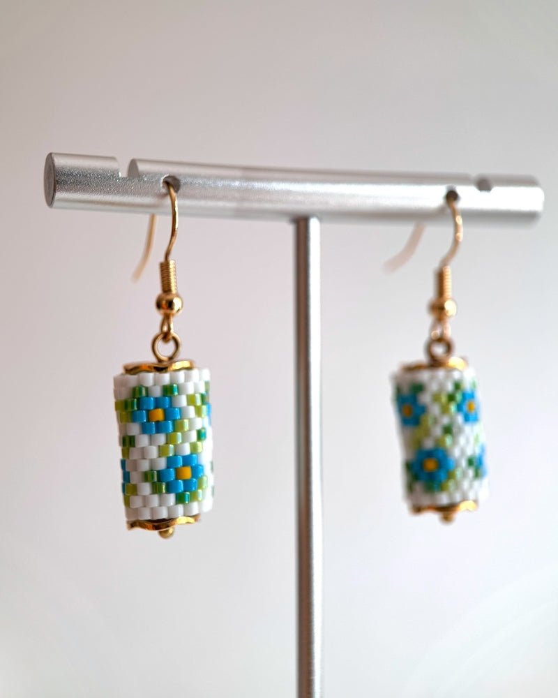 Floral earrings crafted in peyote stitch technique from Miyuki beads in forget-me-not flowers' color palette - Fleur Du Jour