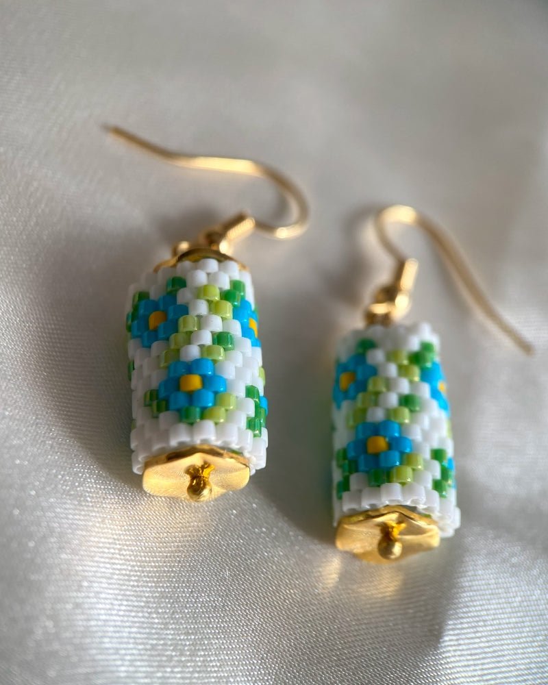 Floral earrings crafted in peyote stitch technique from Miyuki beads in forget-me-not flowers' color palette - Fleur Du Jour