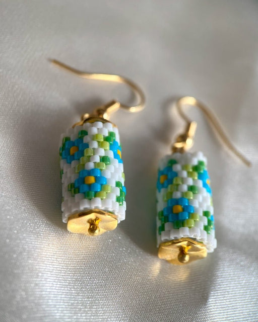 Floral earrings crafted in peyote stitch technique from Miyuki beads in forget-me-not flowers' color palette - Fleur Du Jour